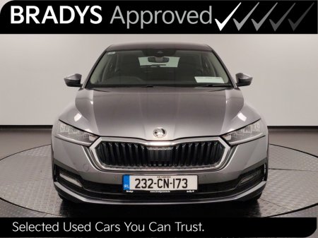 2023 Skoda Octavia - photo 2
