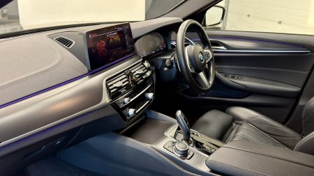 2022 BMW 5-Series - photo 25