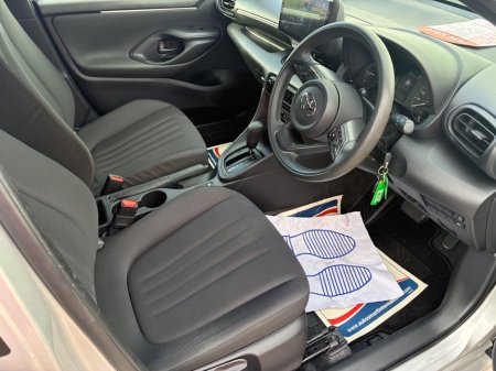2021 Toyota Yaris - photo 9