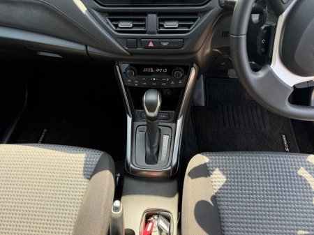 2025 Suzuki SX4 - photo 11