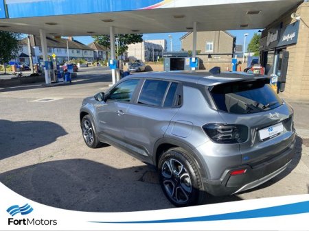 2025 Jeep Avenger - photo 17