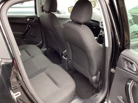 2017 Peugeot 208 - photo 12