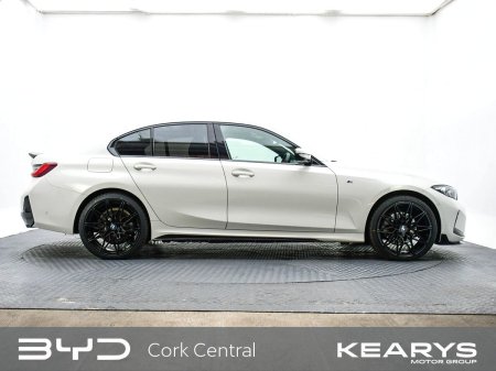 2025 BMW 3-Series - photo 5