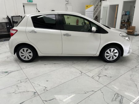 2020 Toyota Yaris - photo 2