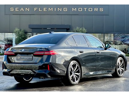 2026 BMW 5-Series - photo 3