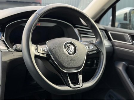 2019 Volkswagen Passat - photo 12