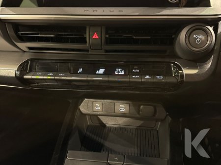 2024 Toyota Prius - photo 17
