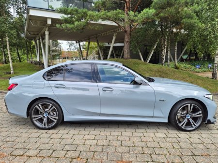 2023 BMW 3-Series - photo 3