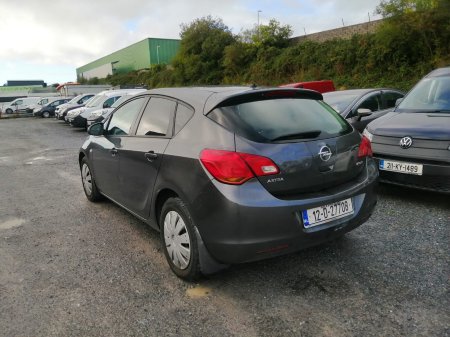 2012 Opel Astra - photo 4