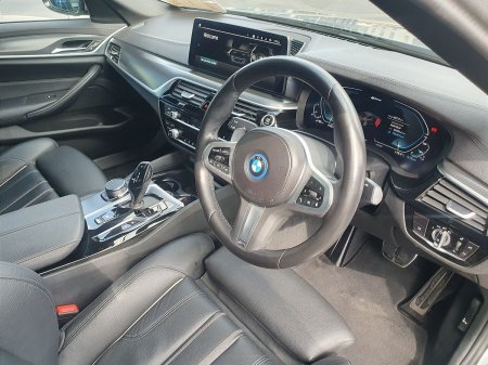 2023 BMW 5-Series - photo 6