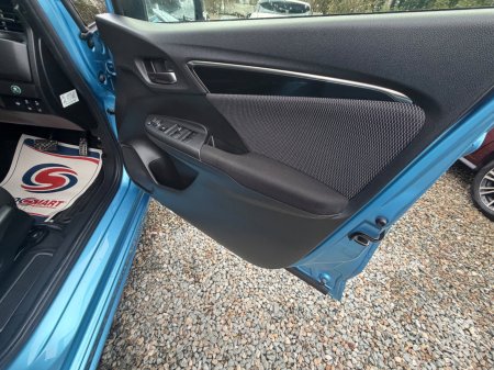 2017 Honda Fit - photo 16