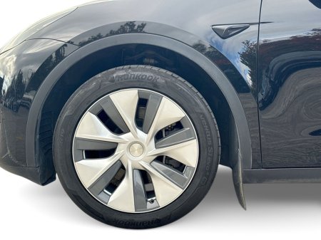 2024 Tesla Model Y - photo 4