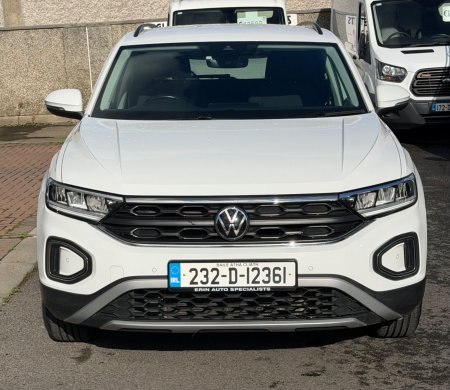 2023 Volkswagen T-Roc - photo 2