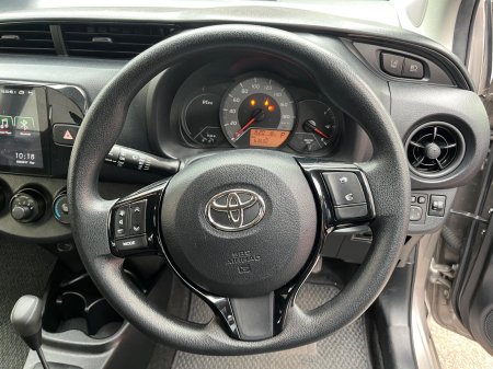 2019 Toyota Vitz - photo 20