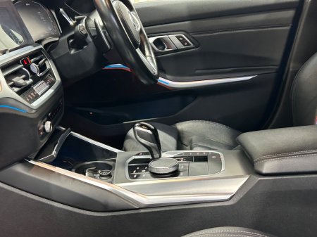 2022 BMW 3-Series - photo 19