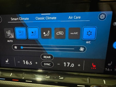 2022 Volkswagen Golf - photo 22