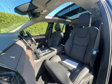 2025 Volvo XC90 - photo 2