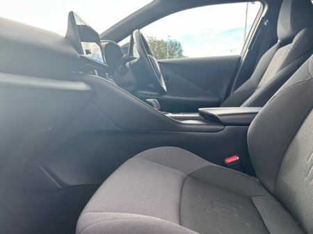 2025 Toyota C-HR - photo 6