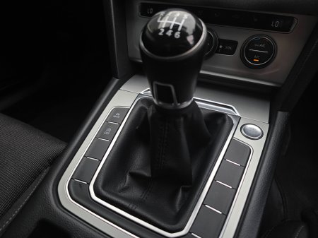 2018 Volkswagen Passat - photo 16