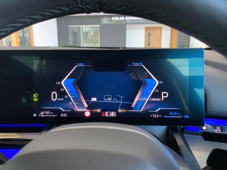2025 BMW 5-Series - photo 19