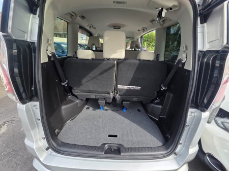 2017 Nissan Serena - photo 11