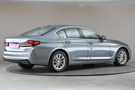 2022 BMW 5-Series - photo 10