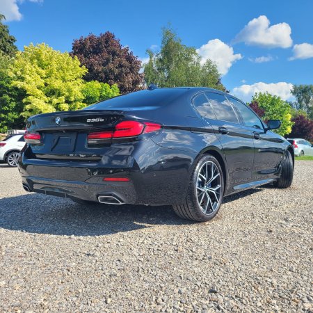 2021 BMW 5-Series - photo 5