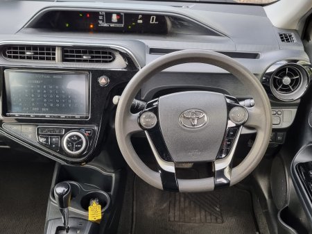 2020 Toyota Aqua - photo 15