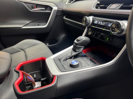 2025 Toyota RAV4 - photo 10