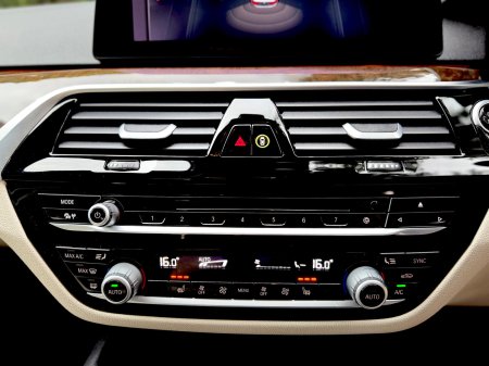 2019 BMW 5-Series - photo 39