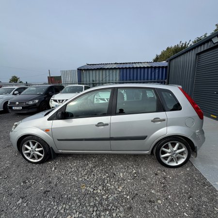 2006 Ford Fiesta - photo 11