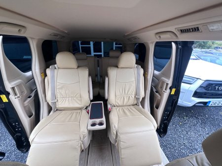 2014 Toyota Alphard - photo 21
