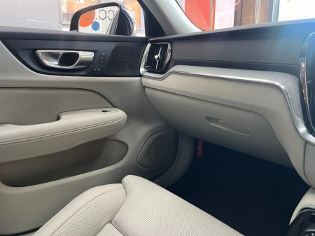 2025 Volvo V60 - photo 12