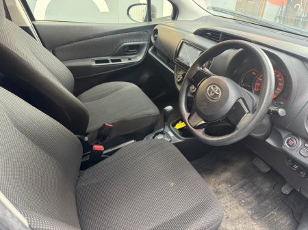 2018 Toyota Vitz - photo 7