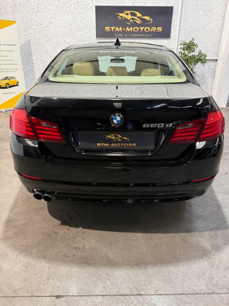 2011 BMW 5-Series - photo 6