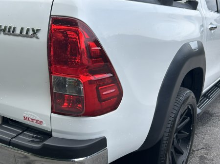 2022 Toyota Hilux - photo 11