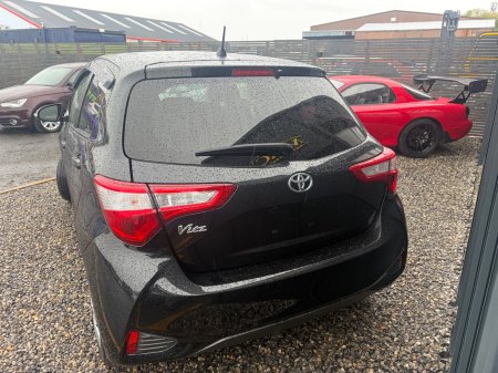 2019 Toyota Vitz - photo 3