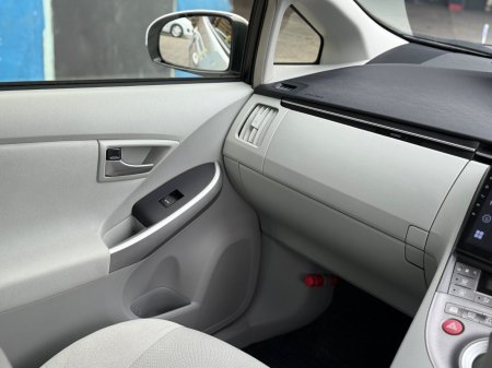 2015 Toyota Prius - photo 18