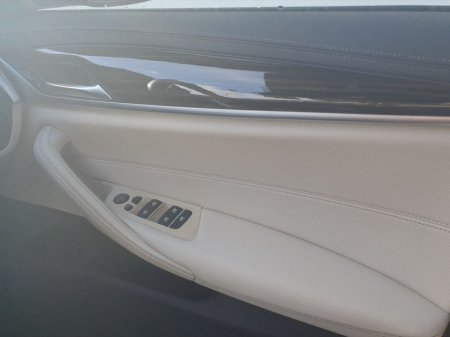 2022 BMW 5-Series - photo 23