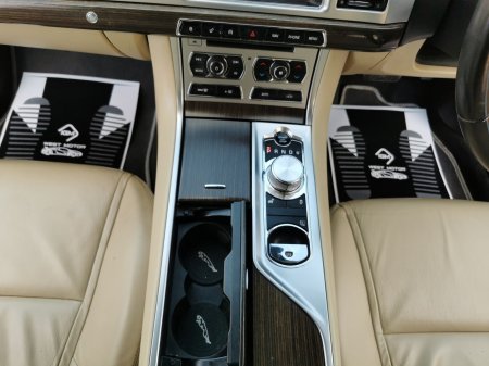 2011 Jaguar XF - photo 14