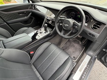 2025 Bentley Flying Spur - photo 11