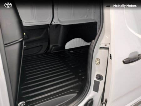 2026 Toyota Proace City - photo 6