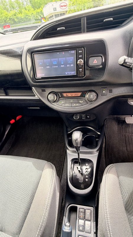 2019 Toyota Vitz - photo 14