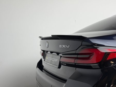 2022 BMW 5-Series - photo 12