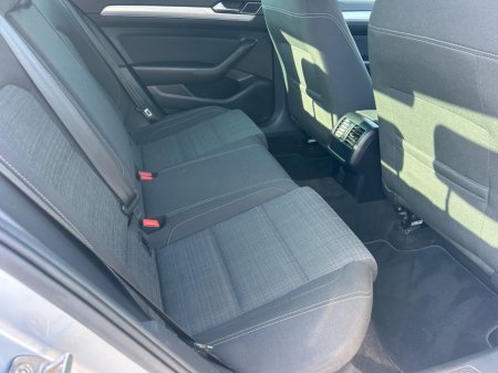 2022 Volkswagen Passat - photo 9