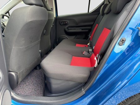 2018 Toyota Aqua - photo 12