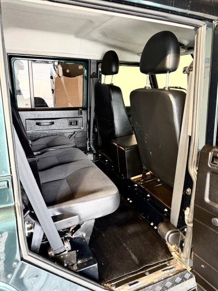 2014 Land Rover Defender - photo 9