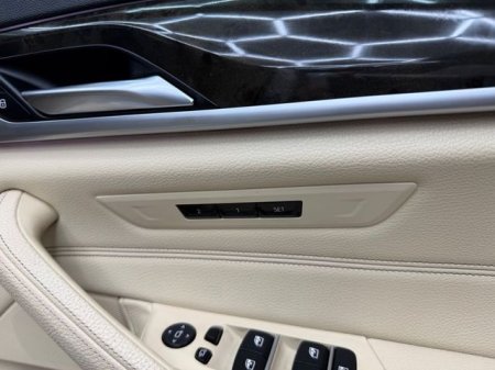 2017 BMW 5-Series - photo 24