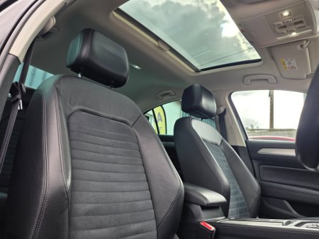 2019 Volkswagen Passat - photo 14