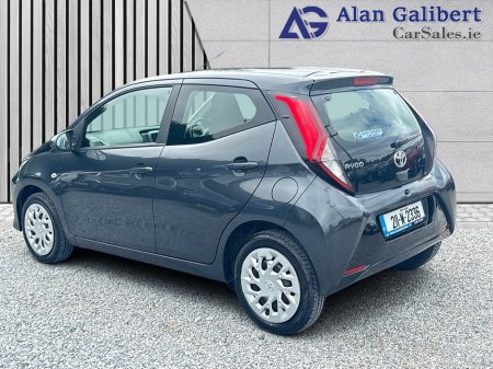 2021 Toyota Aygo - photo 2